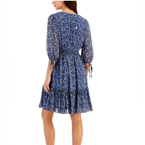 TAYLOR Women's Floral-Print Tiered Ruffle Hem Dress Sz 8P V-Neck Smocked Waist - Picture 3 of 16